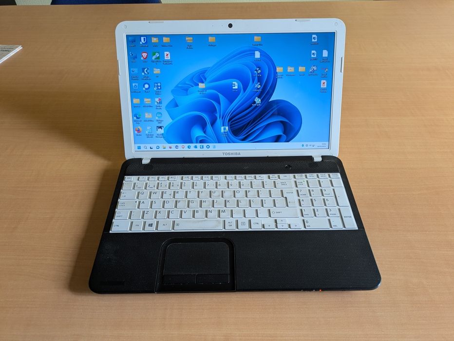 Toshiba L850 quad core i7 3610QM 8GB 256GB