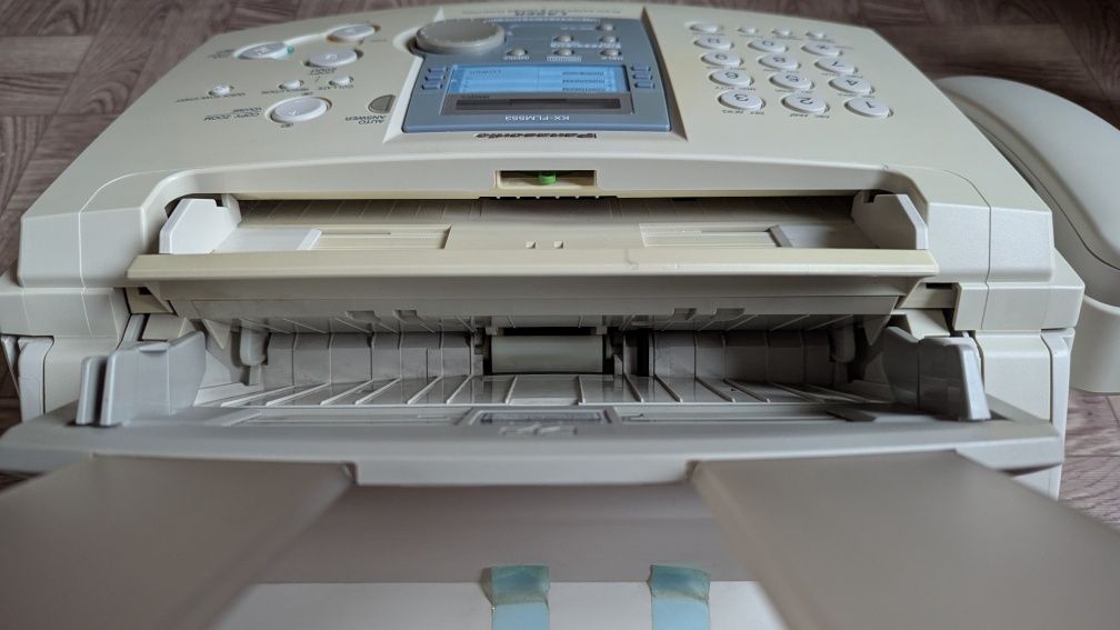 Факсимільний апарат (факс) Panasonic KX-FLM553