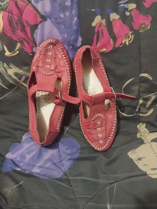 Женская обувь в отличном состоянии