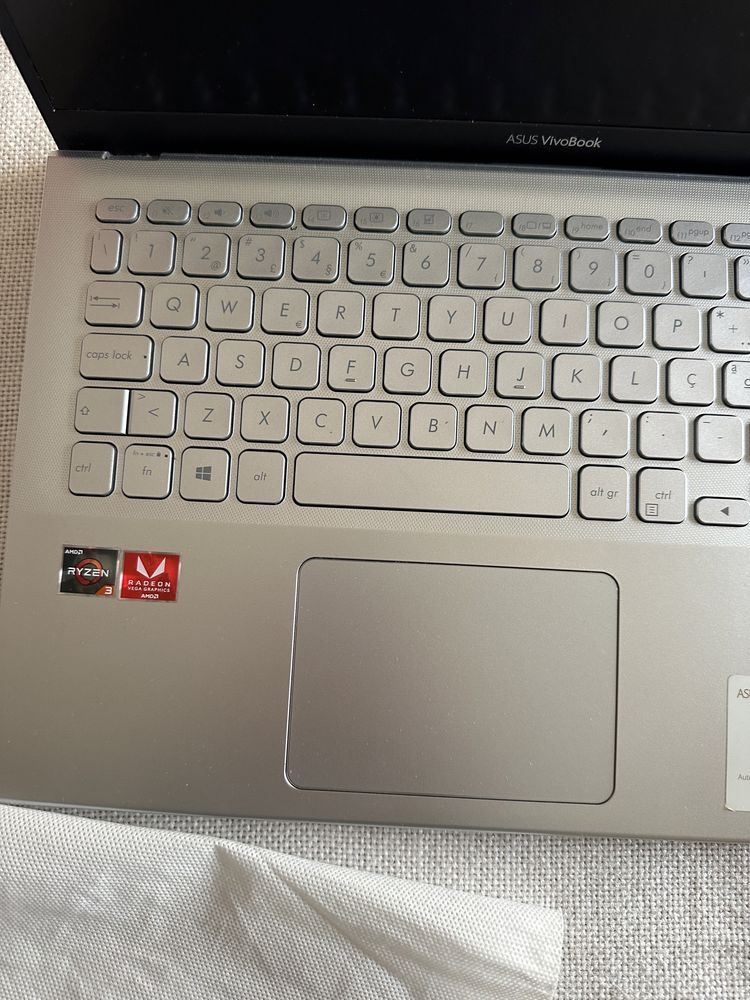 Laptop- Asus VivoBook 15