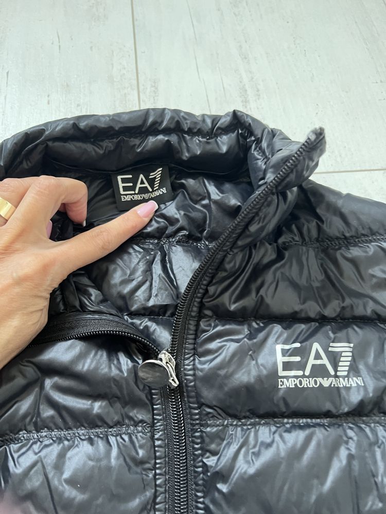 EA7 emporio armani kurtka S czarna sliczna