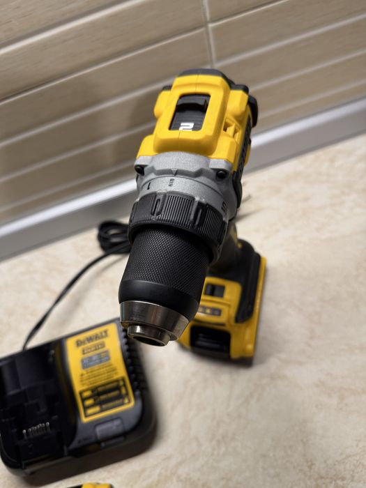 Акумуляторний шуруповерь Dewalt dcd800 комплект