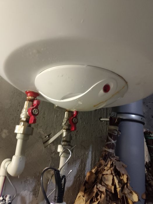 Бойлер новатек 80л. Под ремонт или на з/ч