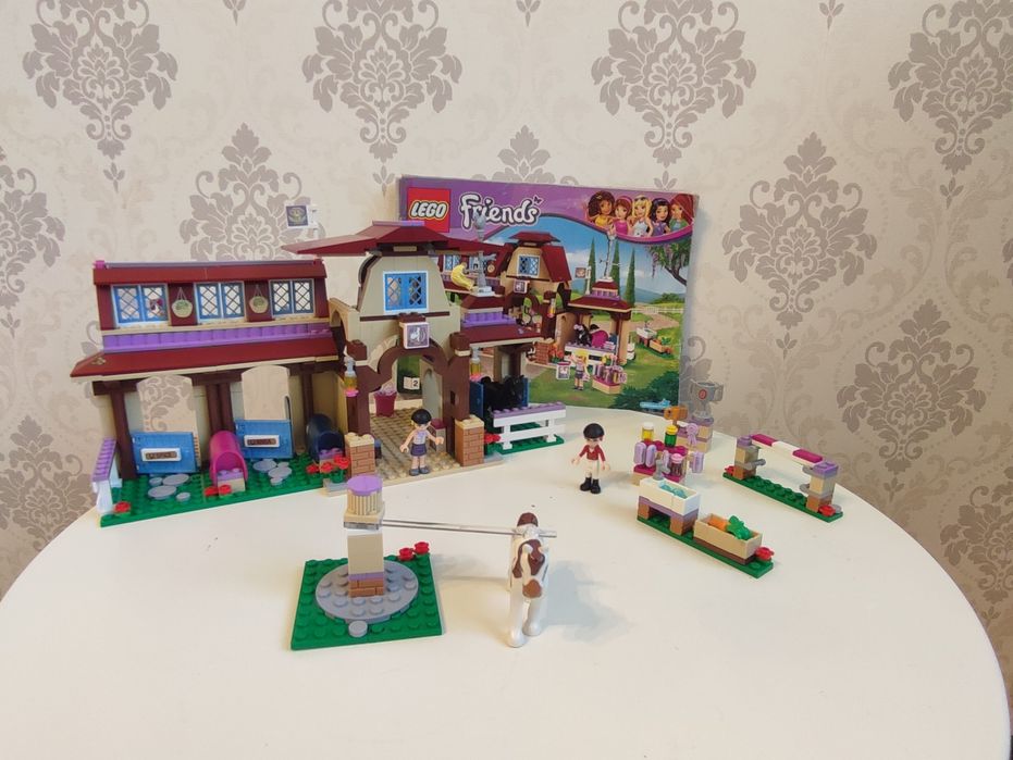 Лего френдс Трейлер для коней 41125 Клуб верхової їзди 41126