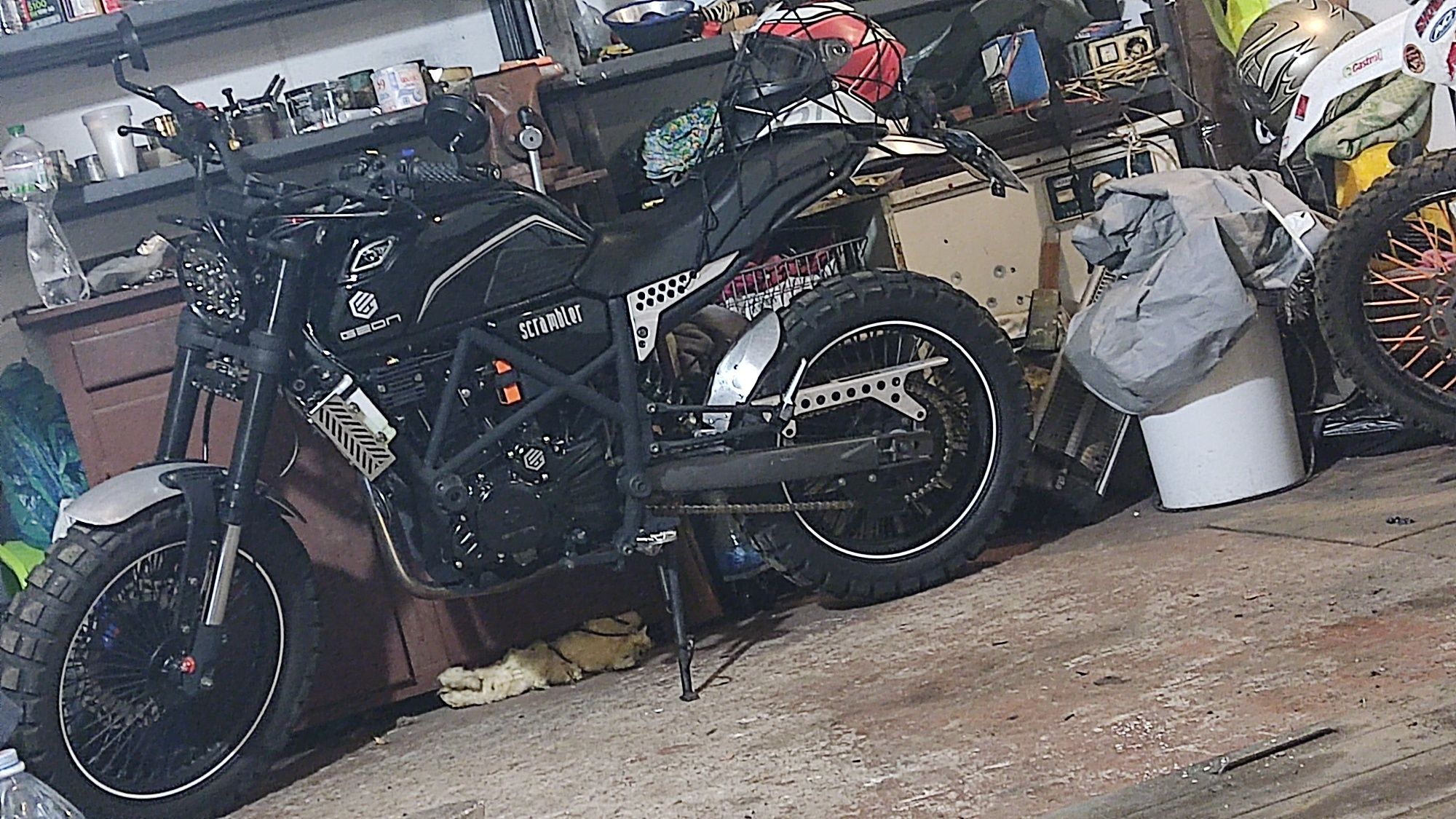 Мотоцикл Geon Scrambler 300 2024