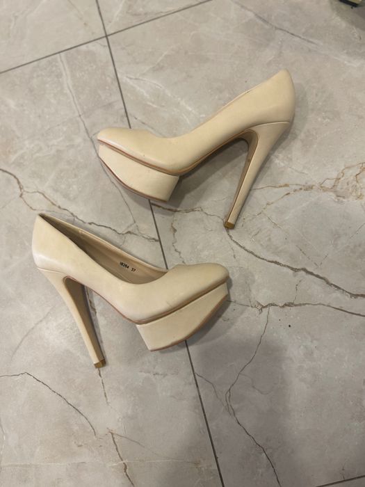 Нові туфлі жіночі