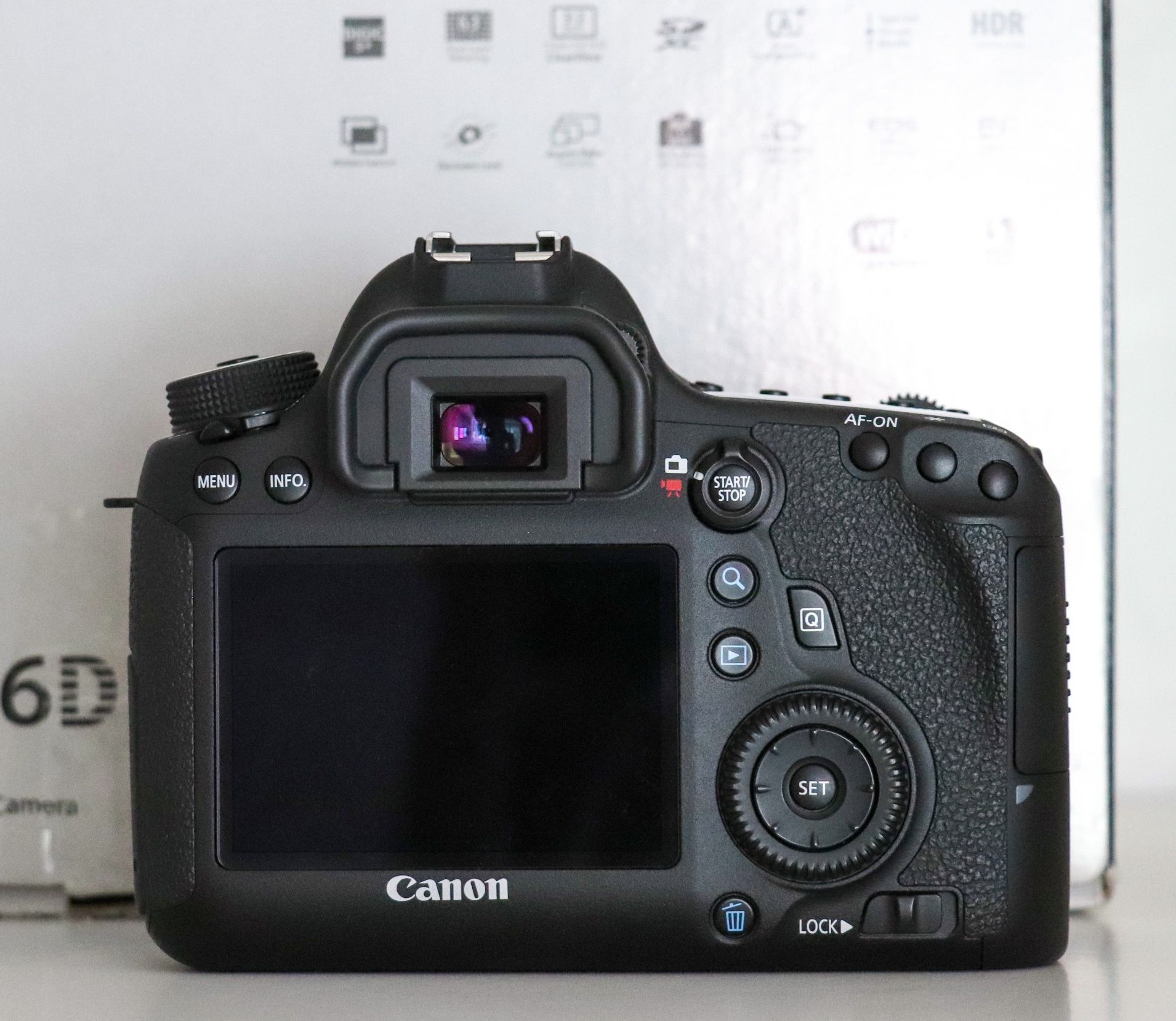 Canon 6d, body або з об'єктивом