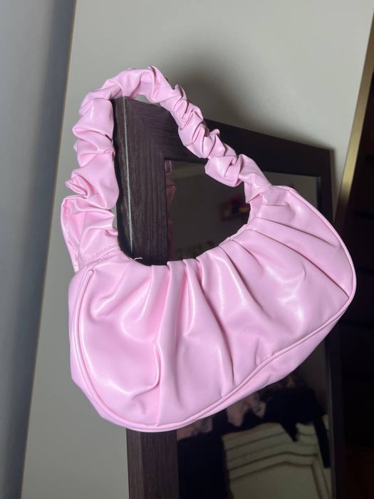 Жіноча рожева сумка-багет