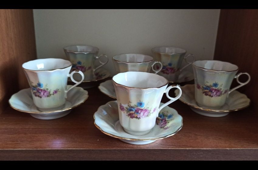 Продам  чайные и кофейные наборы.