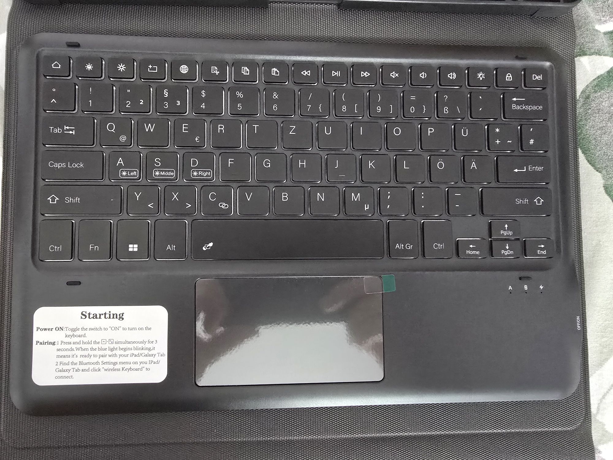 Nowe etui z klawiatura do tabletu