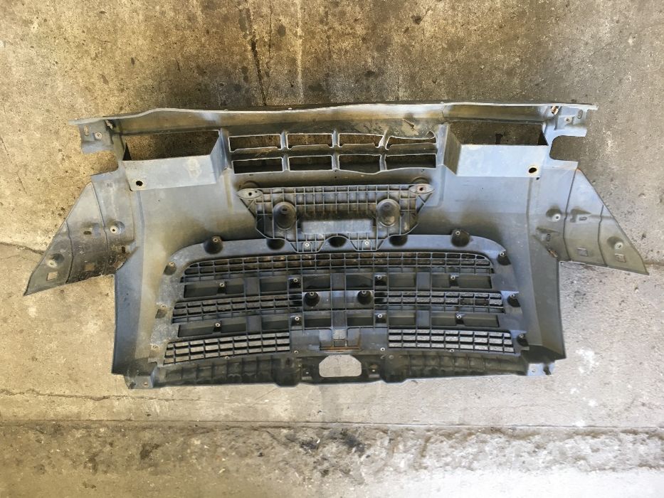 Ford Transit MK1 - zderzak przód środek zderzaka