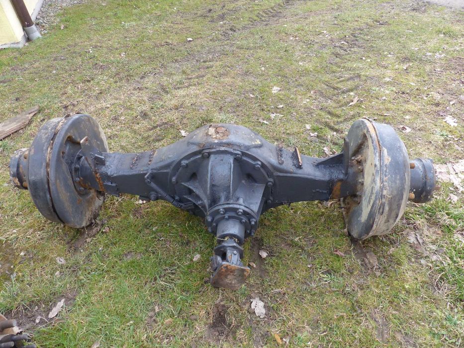 Oś do przyczepy jednoosiowej dwuosiowej