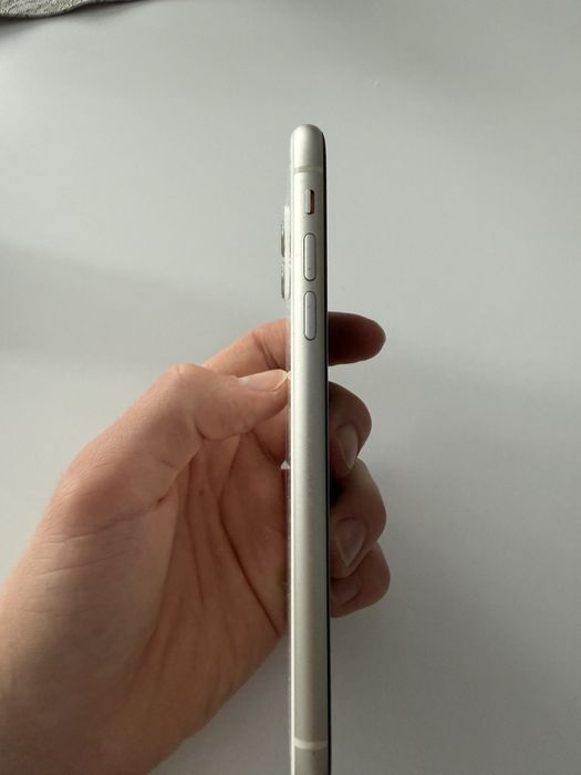 iPhone 11 – 64 GB – Stan bardzo dobry!