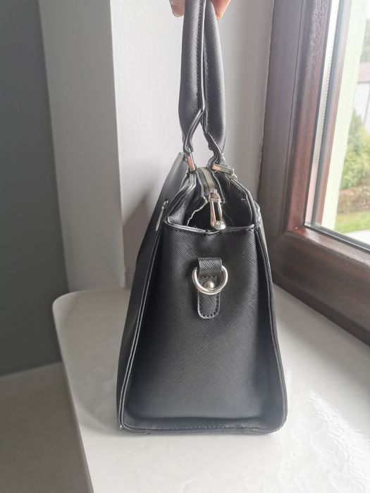 Czarna torebka, torba, elegancka, przegródki, elegancka