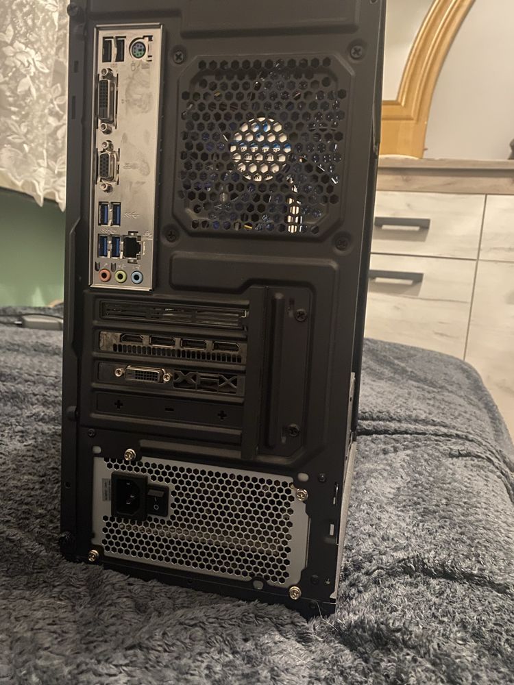 Komputer stacjonarny do gier – Ryzen 5 2400G, RX 580 4GB, 8GB RAM