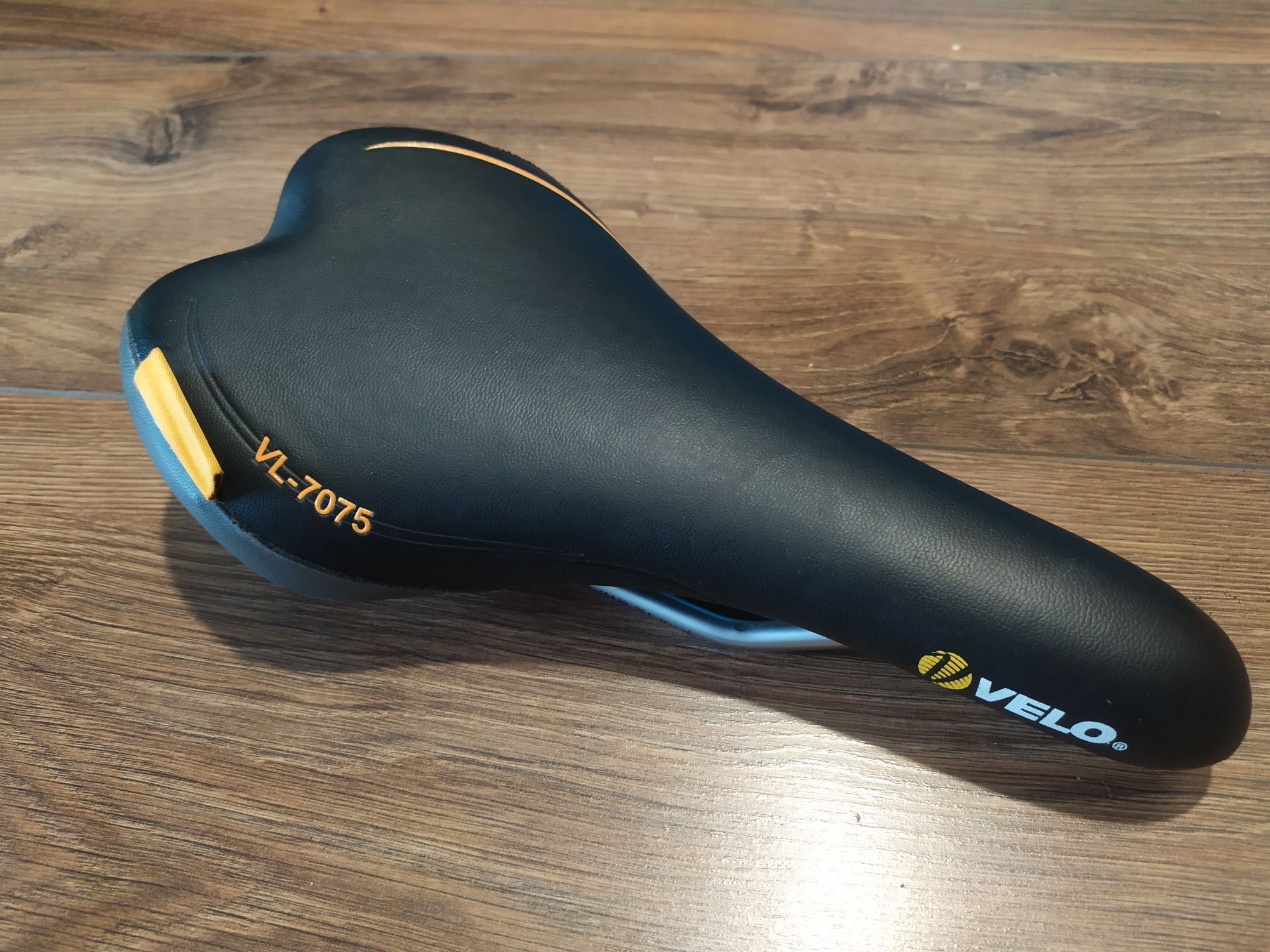 Сідло дуже комфортне VELO VL-7075