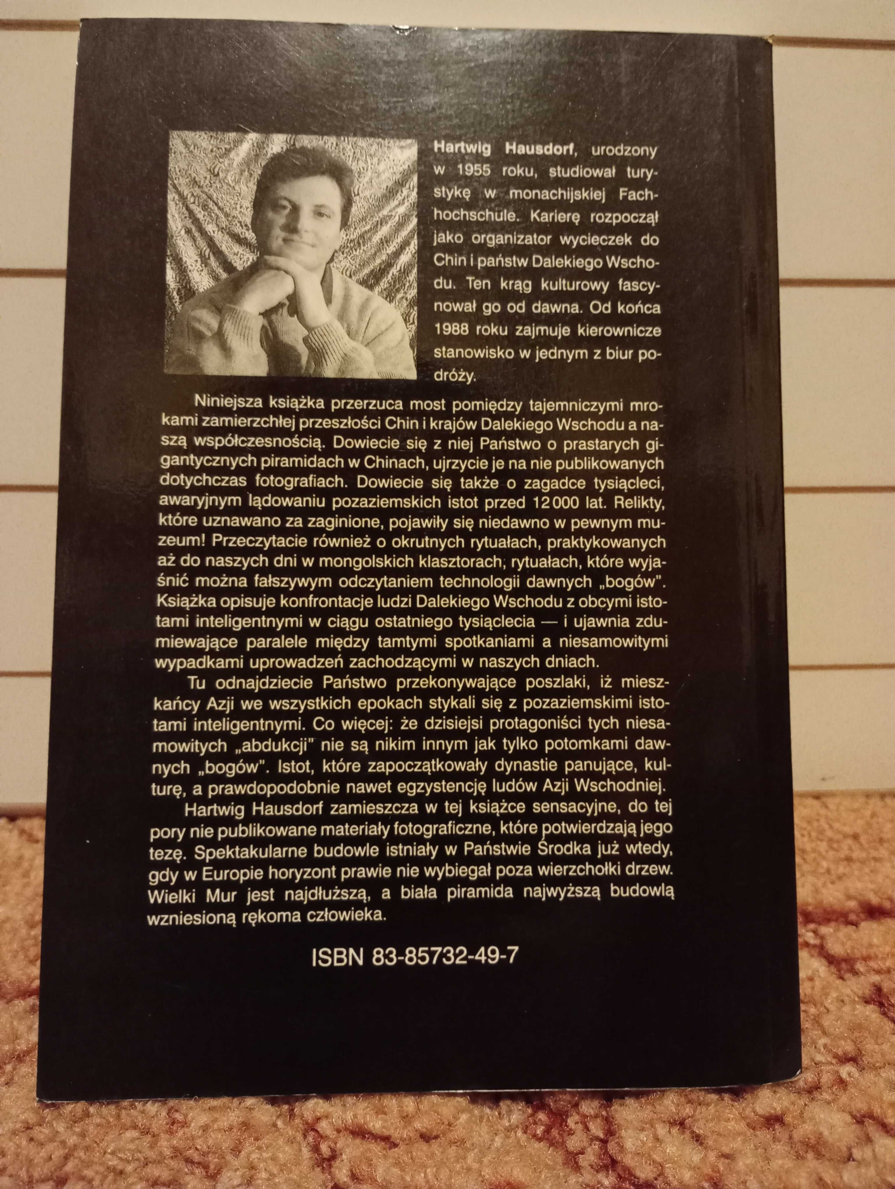 Książka "Biała Piramida" Hartwig Hausdorf