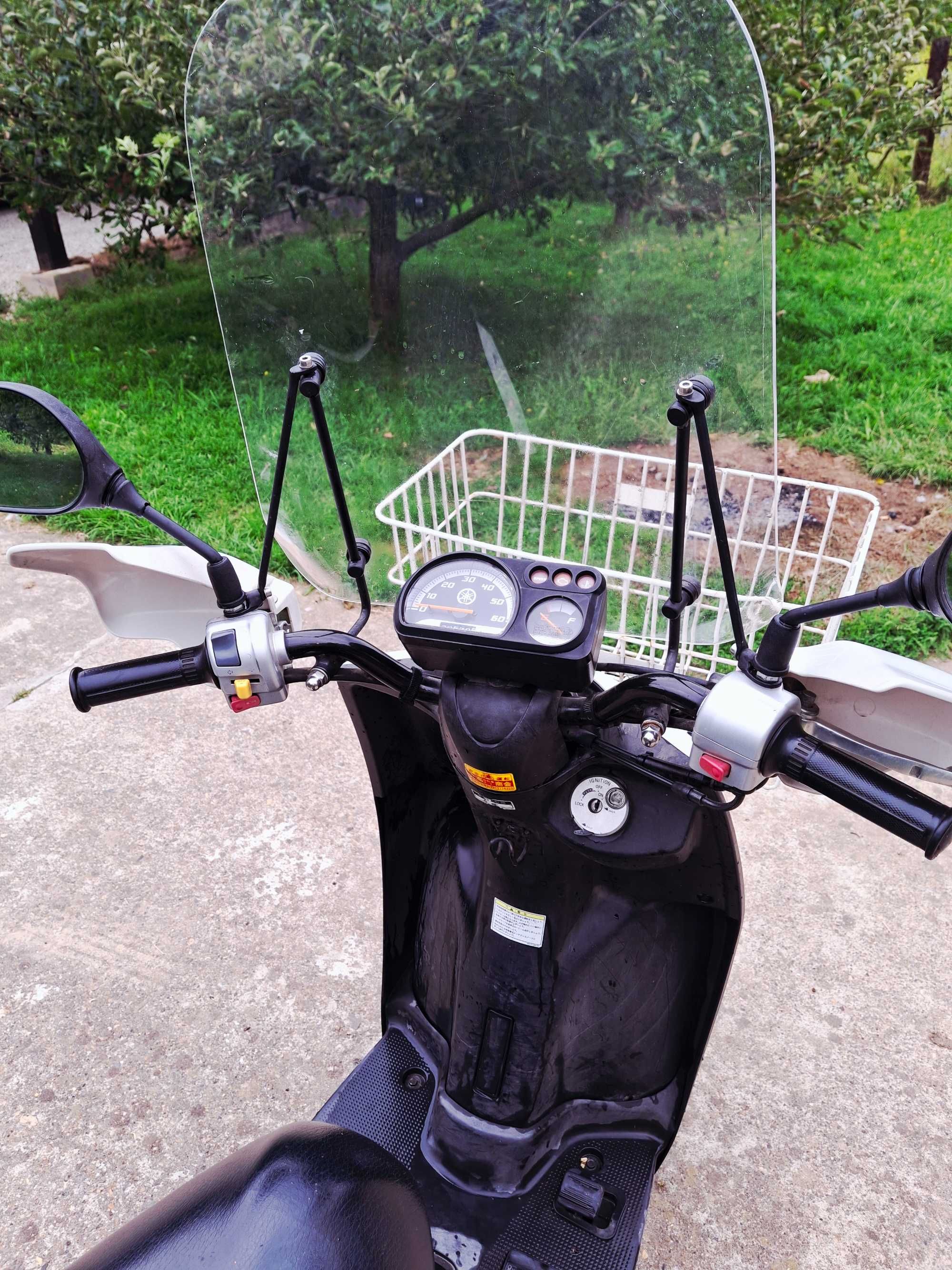 Скутер Yamaha Gear 4t. інжекторний 2012 р. у доброму стані.