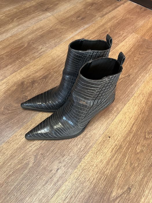 Ботінки -казачки. “Zara”