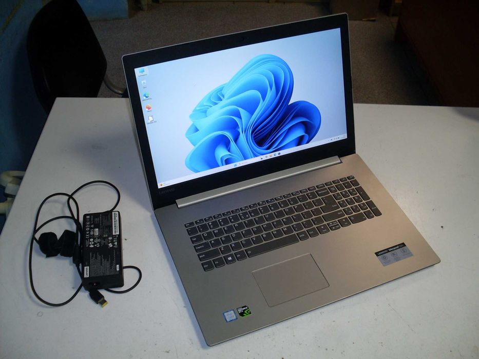 17 calowy laptop Lenovo, i5-8300H, 20GB DDR4, SSD 500 GB, GTX 1050