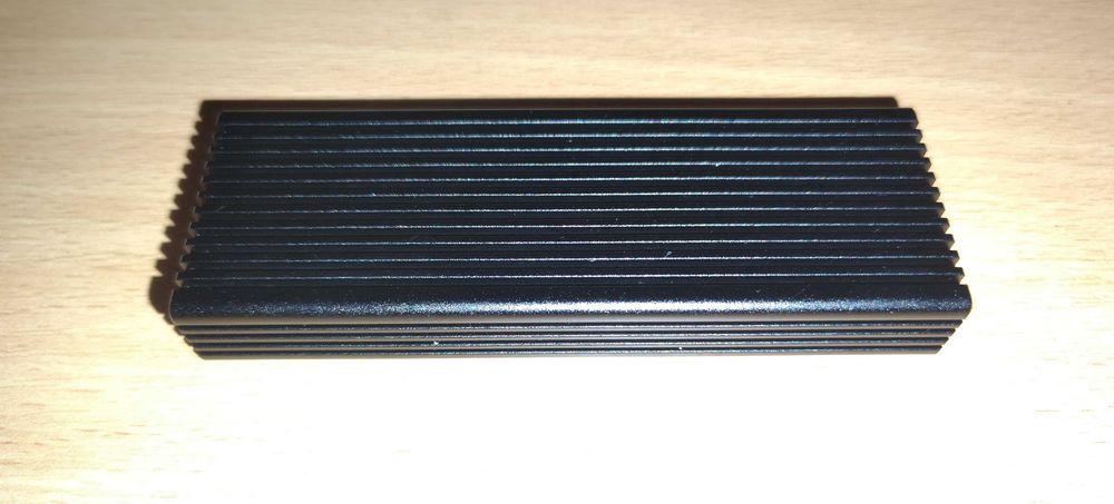 SSD Intel 2TB Зовнішній