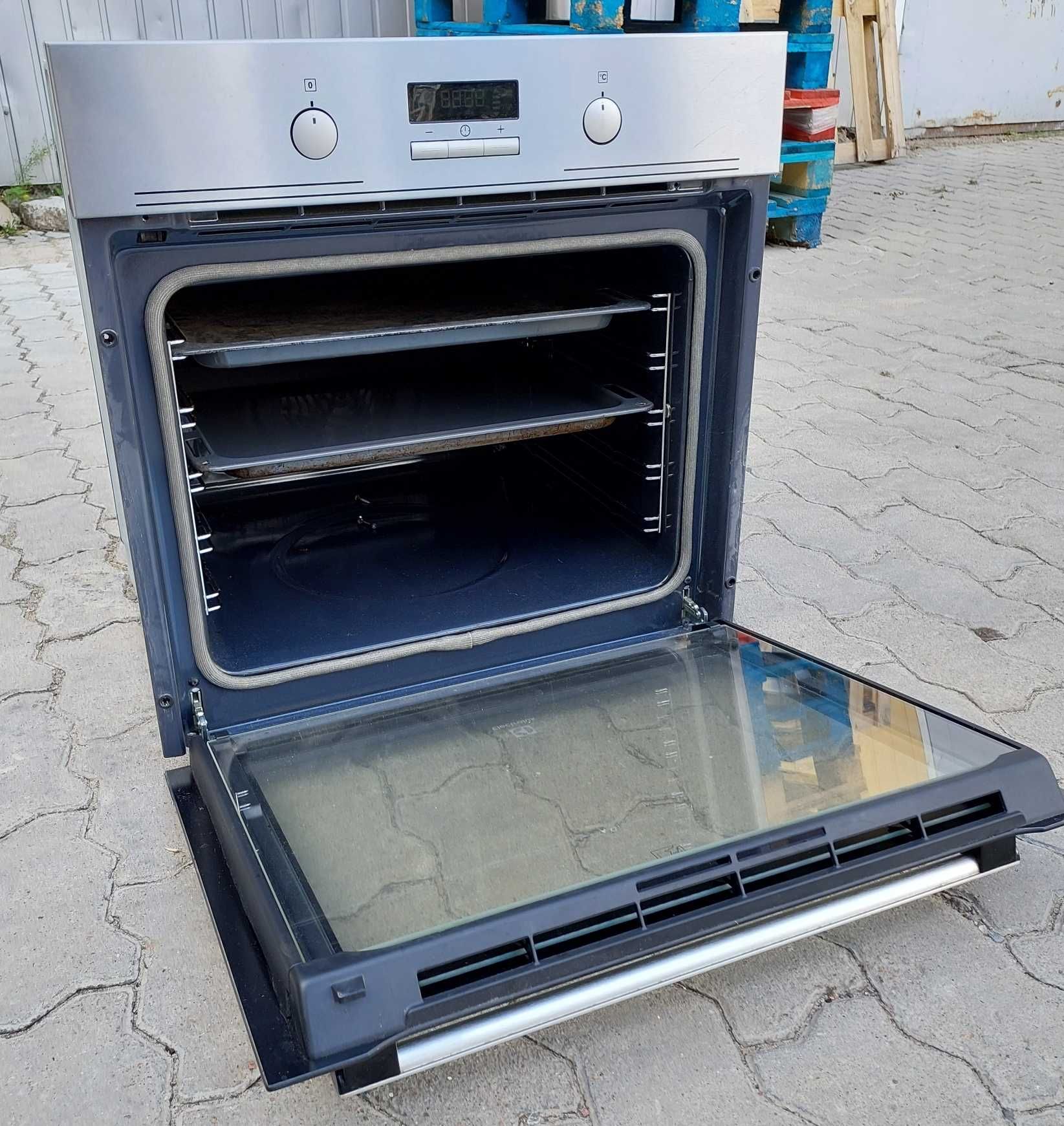 Духовой шкаф б/у Електролюкс Electrolux EOC 3430 EOX пиролиз 72л