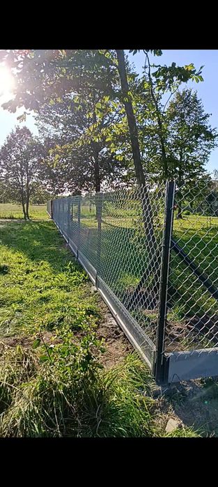 Ogrodzenie panelowe, siatka, podmurówka, słupki, ogrodzenie tymczasowe