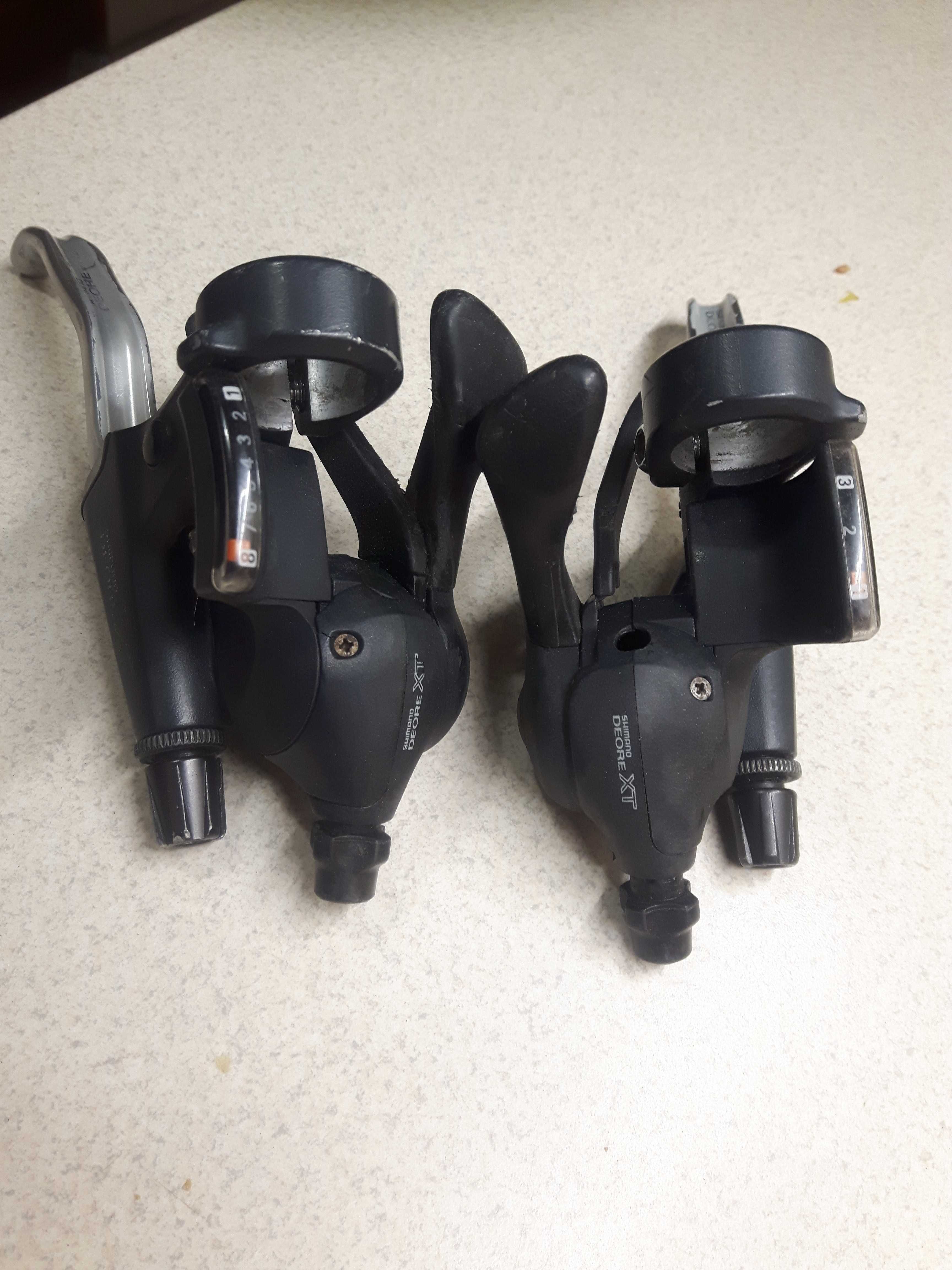 Klamkomanetki XT ST-M737, 3x8, stan bdb,tarcza,V-brake.