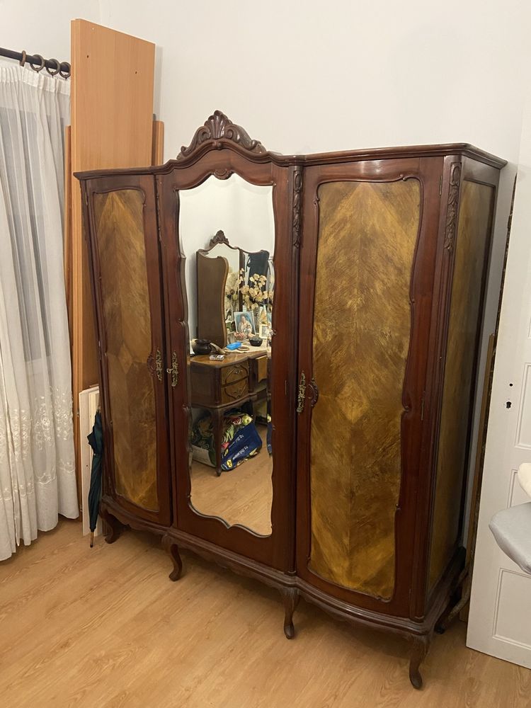 Mobilia de quarto antiga. Tudo 200€ sem colchao