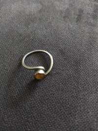 Srebrny pierścionek 925 ,z herbacianym oczkiem