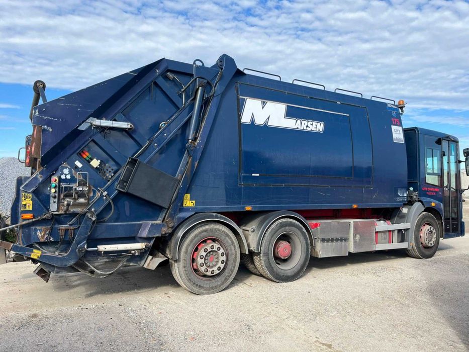 Smieciarka Mercedes-benz	Econic-Euro 5 z 2010 roku