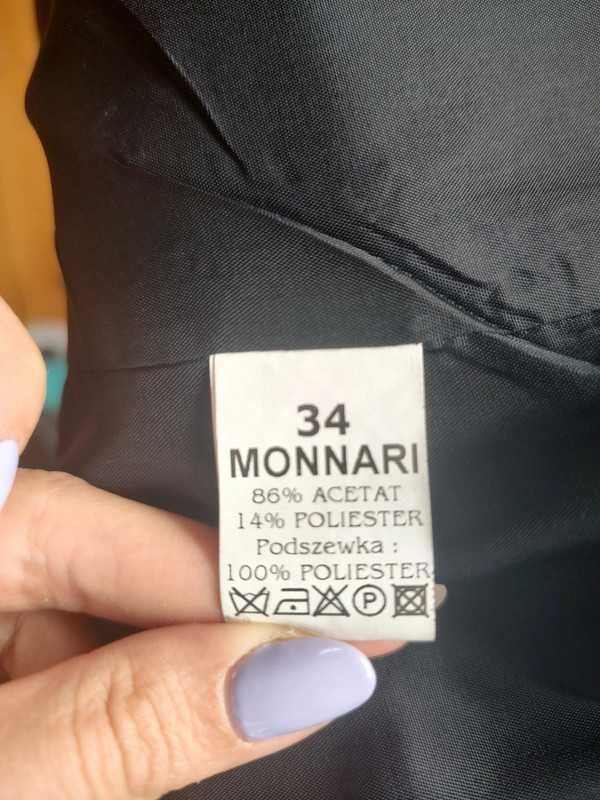 Czarna marynarka Monnari z szerokimi klapami r. 34