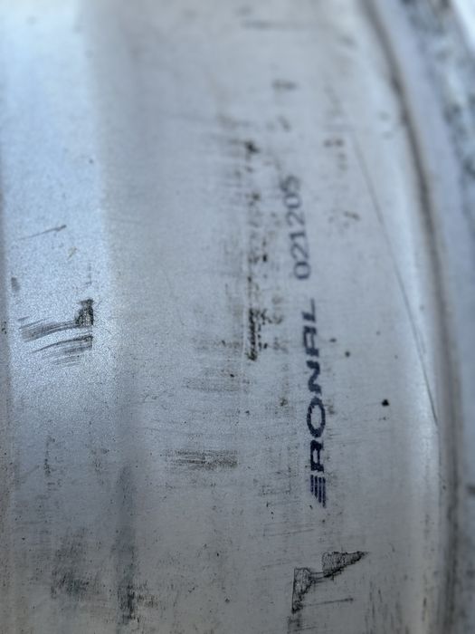 Продам диски на Volkswagen Touareg  R18 срочно!!!