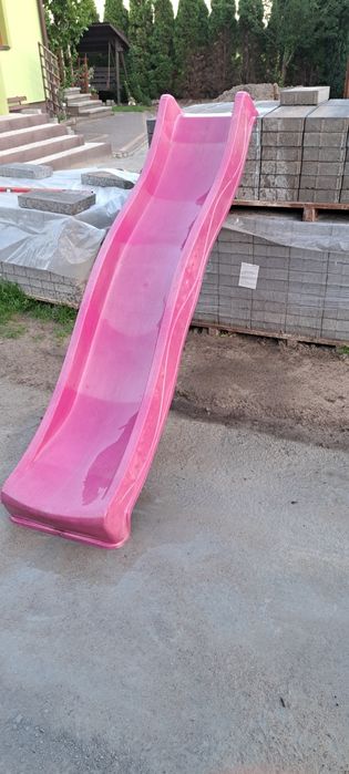 Ślizg do zjeżdżalni.