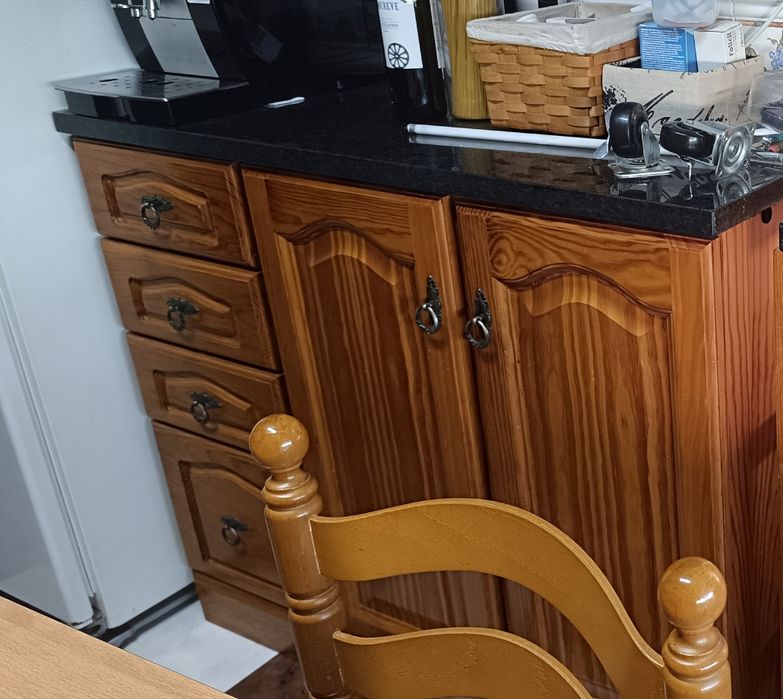 Vendo moveis de cozinha+ mesa+ 4 cadeiras