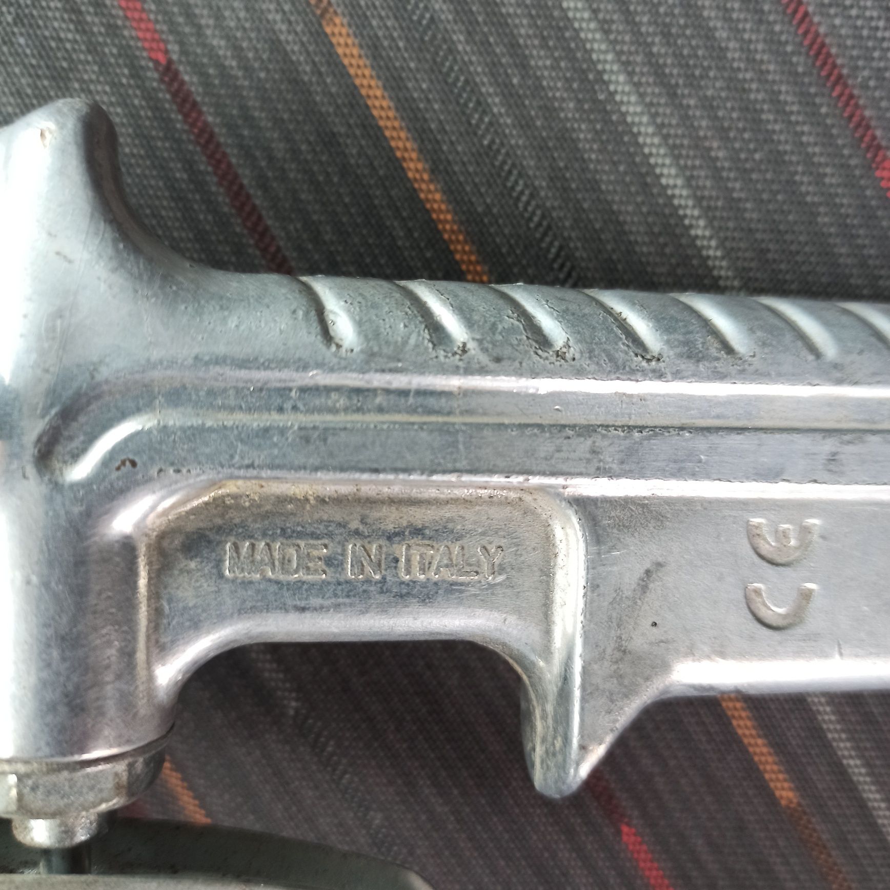 Pistolet malarski oraz pistolet z manometrem do pompowania kół