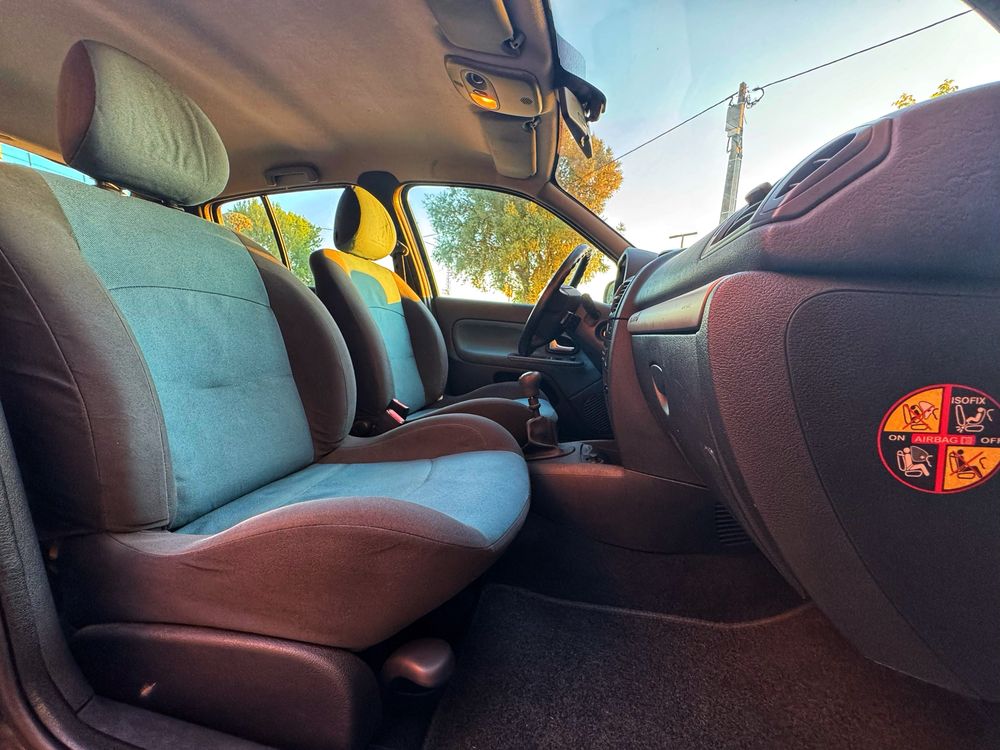 Renault Clio 1.2 16v Billabong - Desde 64€ Mês
