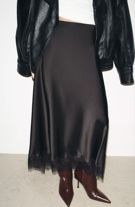 Крамива атласна спідниця з мереживомфірми Zara