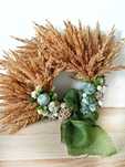 Jesienny wianek z suszonych traw i dyniami – dekoracja handmade
