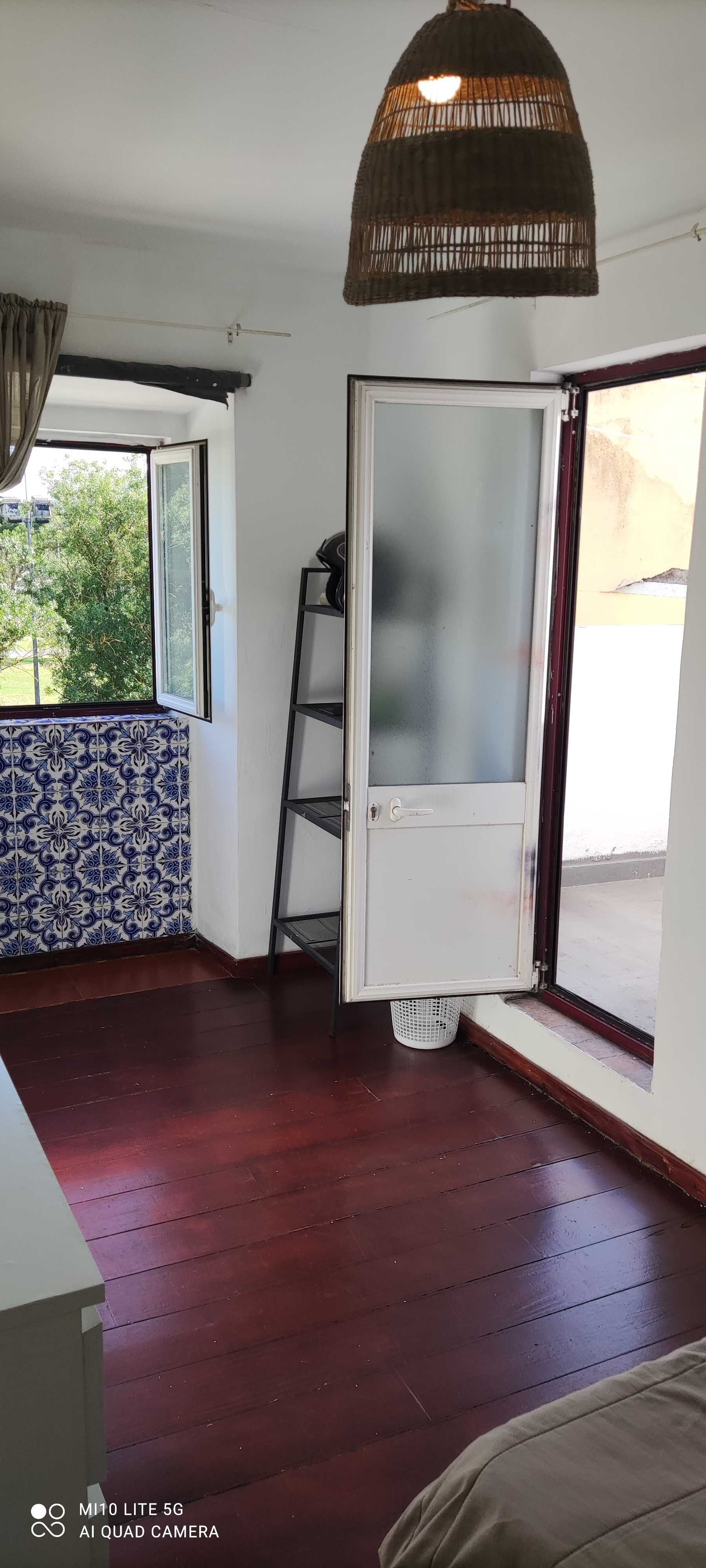 Quarto com TERRAÇO PRIVADO.Aceito Pet. Belém,Lisboa.