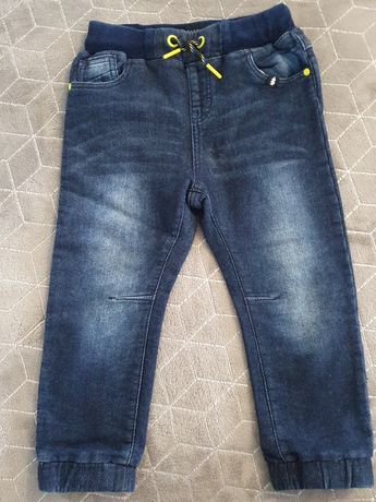 Spodnie jeansowe Reserved rozmiar 98 elastyczne