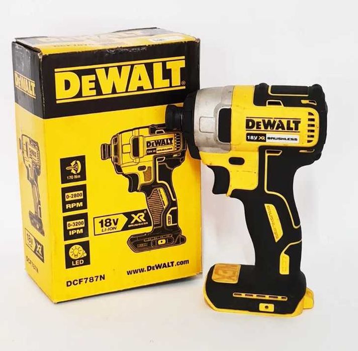 Zakrętarka dewolt  DCF787- body