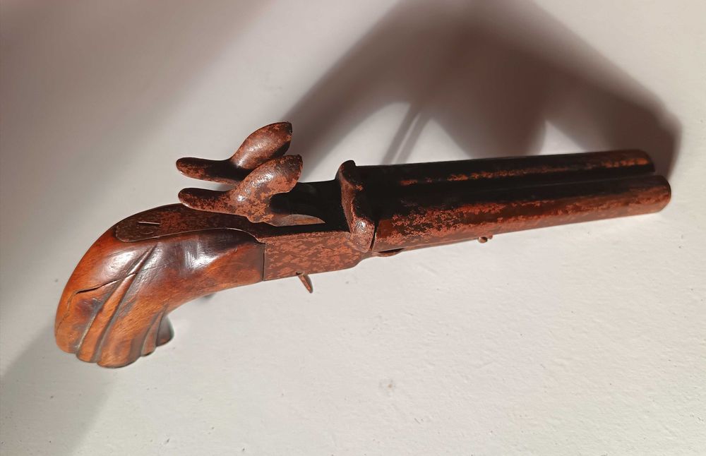 Pistola ibérica de dois canos justapostos, sistema "Lefaucheux"