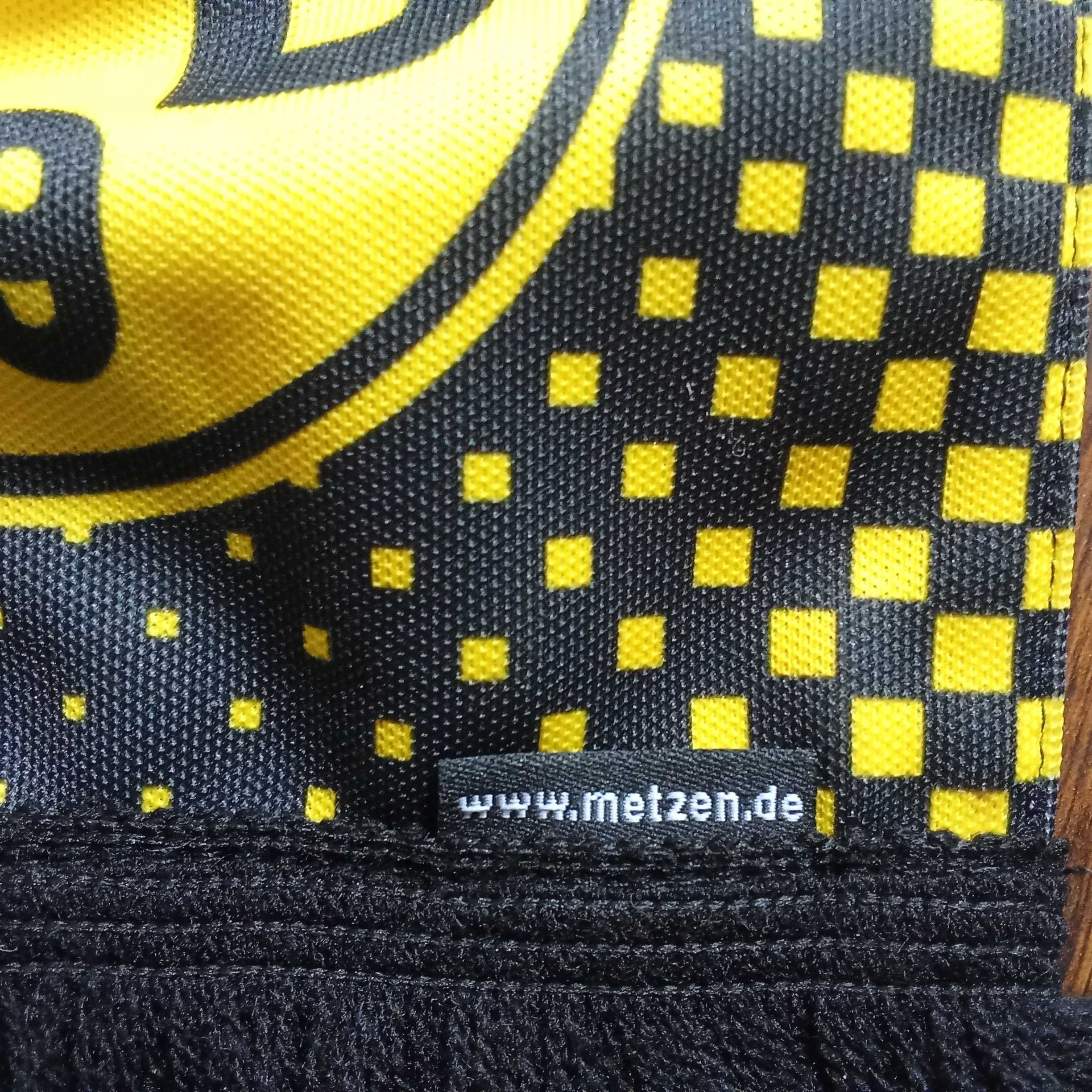 Szalik Borussia Dortmund piłka nożna BVB 09 Lewandowski