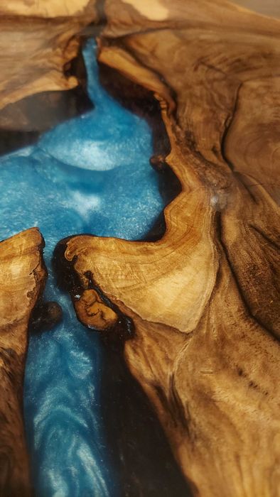 Stół z żywicą, stolik kawowy z żywicą, orzech włoski, loft, live edge