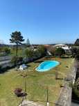 Espaço com piscina
