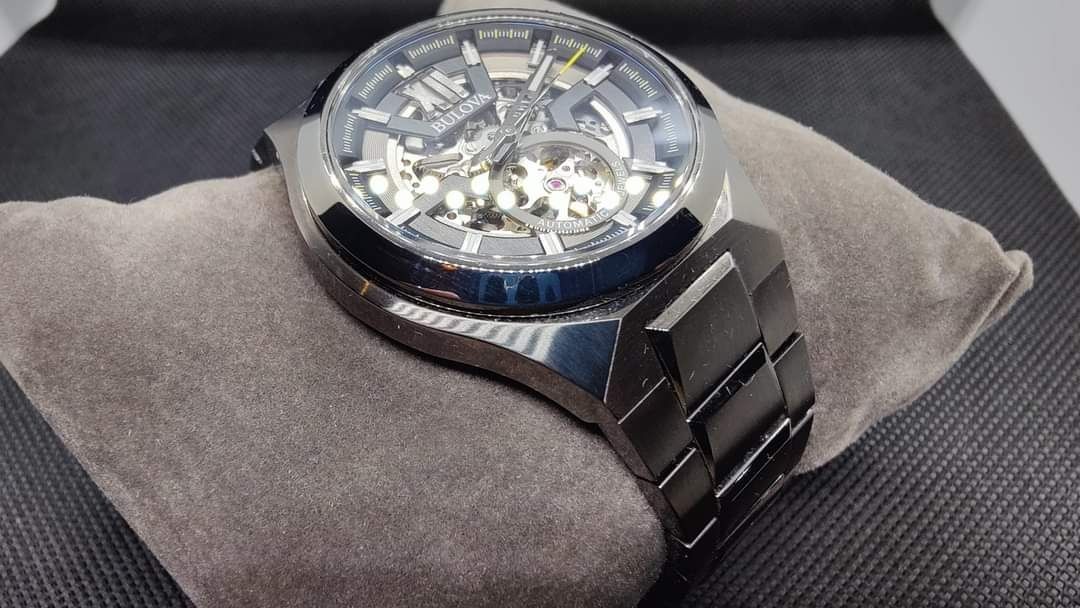 Piękny zegarek gunmetal Bulova 98A179