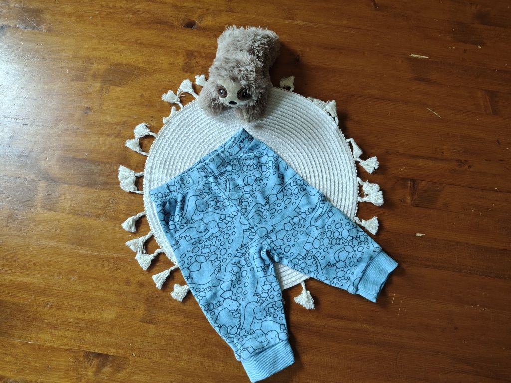 Spodnie niemowlęce r. 56