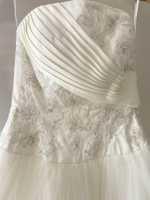 Весільна сукня