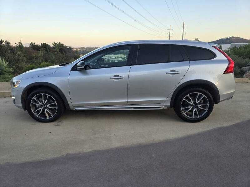 2017 Volvo V60 Cross Country